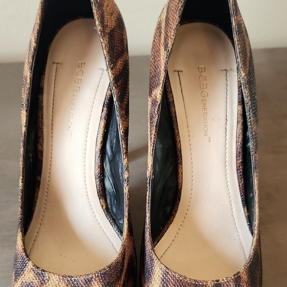Bcbgeneration Leopard Print Platform Heels Size 8 - image 2